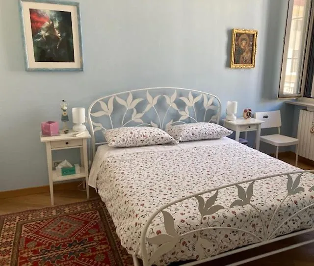 Squisito Appartamento In Stabile Vecchia Milano