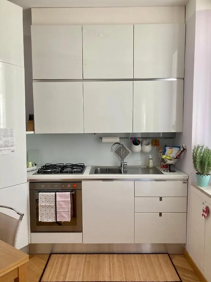 Squisito Appartamento In Stabile Vecchia Milano 0*,