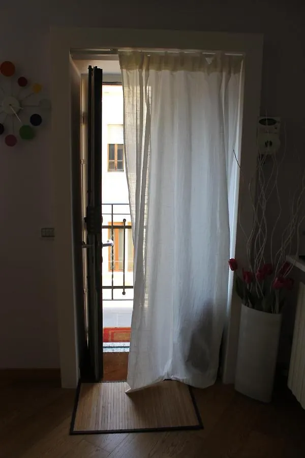 Squisito Appartamento In Stabile Vecchia Milano