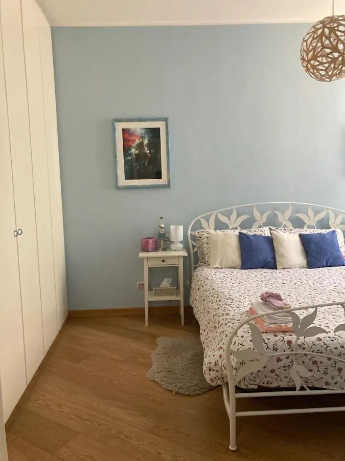 Squisito Appartamento In Stabile Vecchia Milano Apartmán
